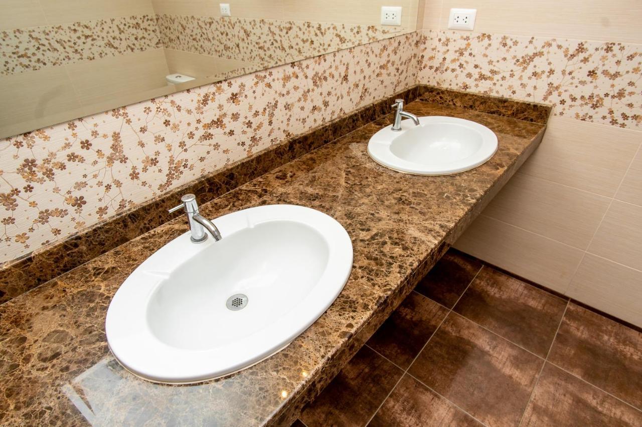 LC Hoteles Piura Extérieur photo